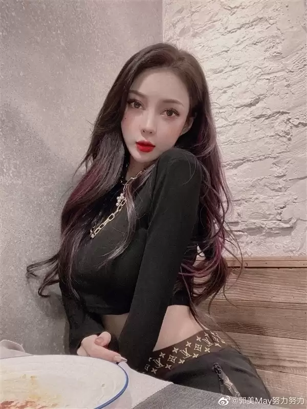 郭美美喜提微博永封 曾高调炫耀劳斯莱斯