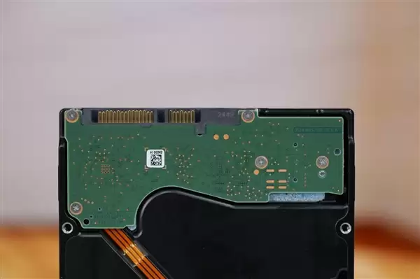 每碟片3TB！希捷银河Exos M 30TB硬盘图赏