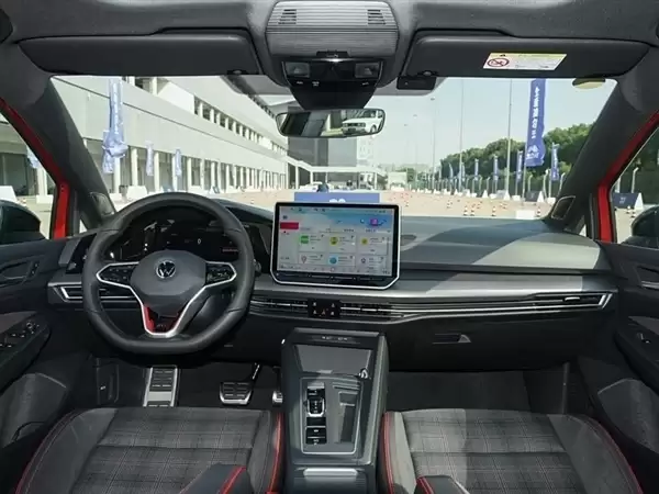 德系钢炮还香不 新款大众高尔夫GTI上市：限时成交价199999元