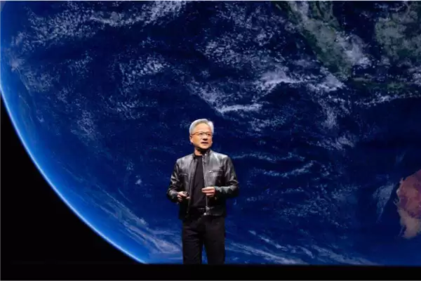 黄仁勋抵达中国台湾 将参加运动会