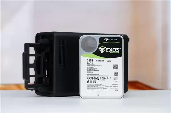 每碟片3TB！希捷银河Exos M 30TB硬盘图赏