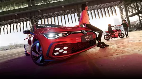 德系钢炮还香不 新款大众高尔夫GTI上市：限时成交价199999元