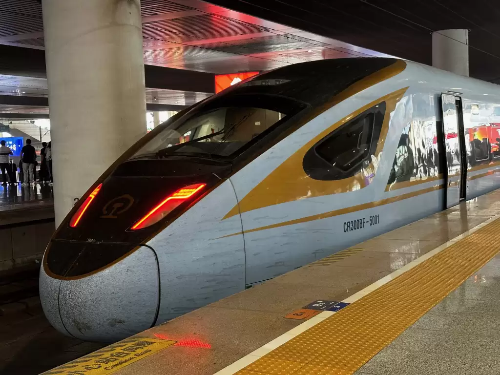 最低 4 折,1300 余趟动车组列车票价优惠力度加大