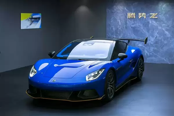 比亚迪又一款超级跑车！腾势Z无伪装亮相 硕大尾翼吸睛