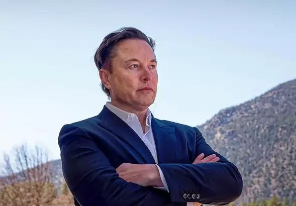 马斯克：特斯拉AI5芯片明年出样品 台积电三星共造