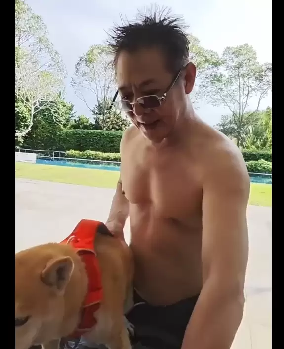 62岁李连杰脱上衣辟谣换心脏：年轻和心态有关