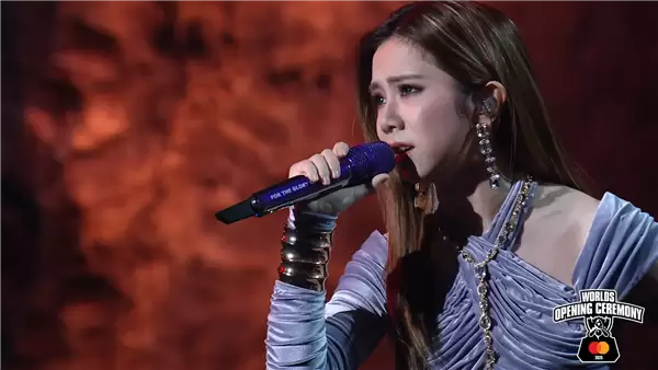 KT对战T1!《英雄联盟》S15总决赛开幕式:邓紫棋亮相演唱主题曲 首位中国歌手主唱