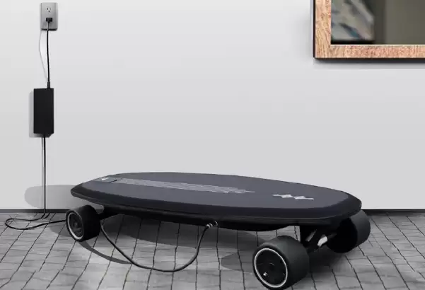 比亚迪方程豹钛7首发电动滑板车:首批售罄,意向用户可预订