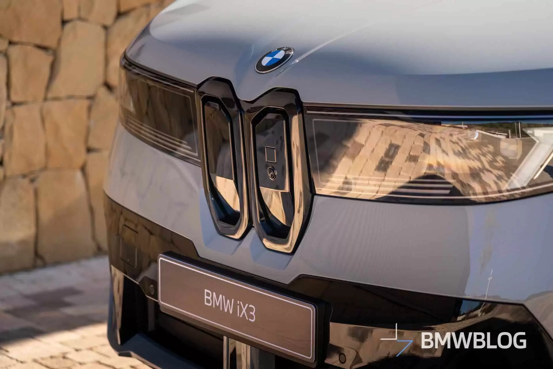 2026 款宝马 iX3 M 运动套装 Pro 版亮相，明年交付