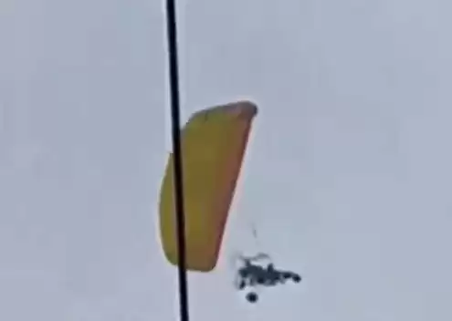 男子自制飞行器升空引热议 官方提醒需合法报备