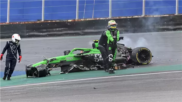 F1新手发生严重高速撞车事故:碰撞瞬间冲击力57G 车手奇迹无伤