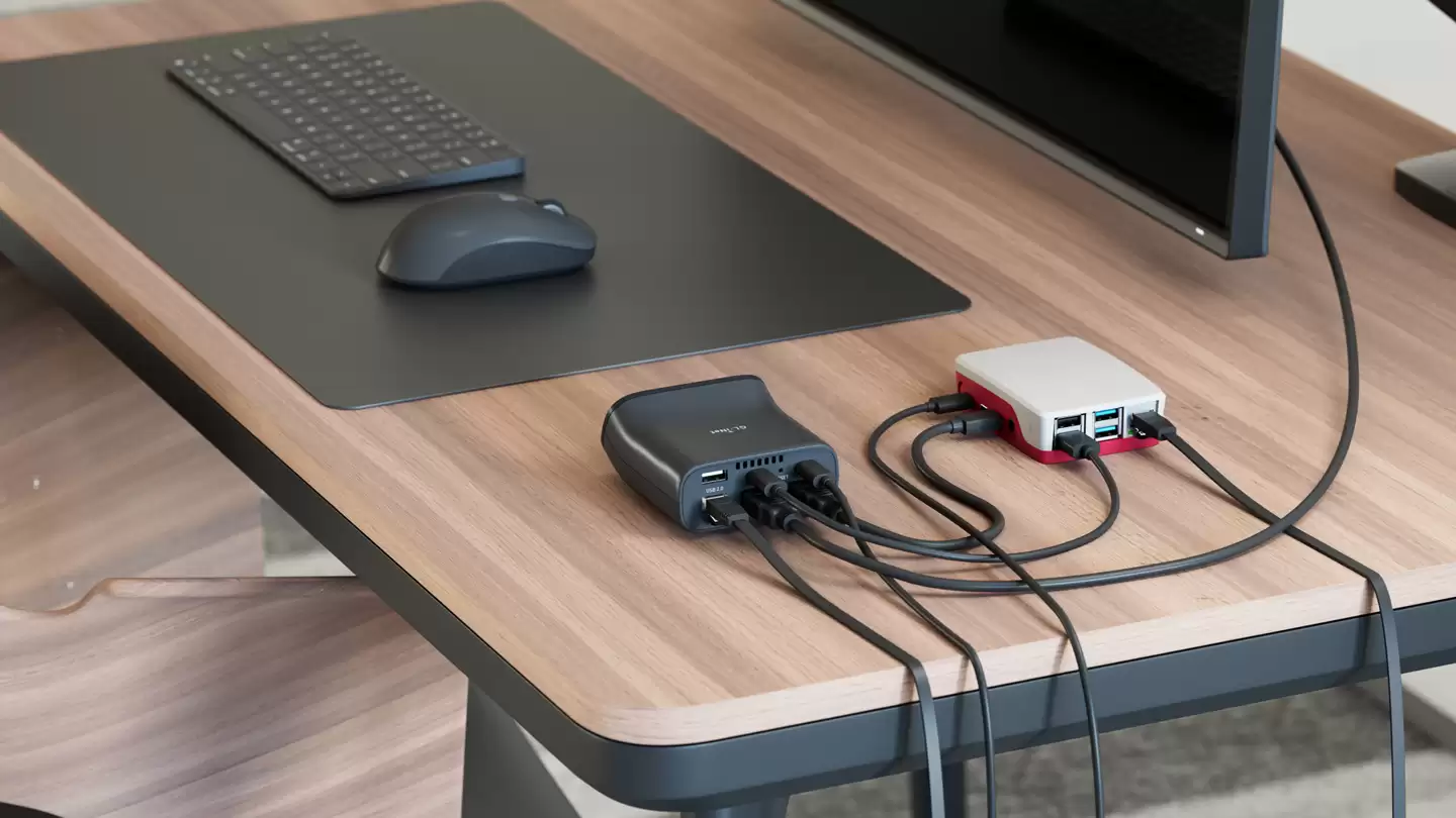 GL.iNet 预告 Comet Pro (GL-RM10)：基于 Wi-Fi 的带屏远程 KVM