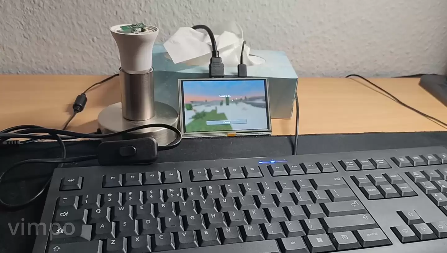 灯泡也能跑《我的世界》服务器？DIY大神用192MHz RISC-V芯片点亮微型世界