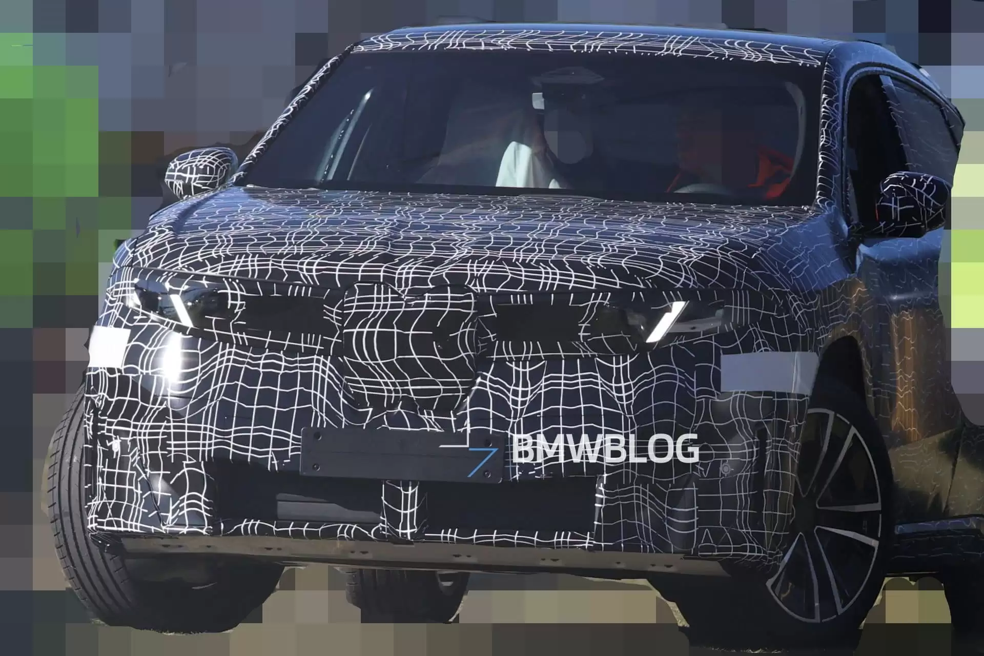 宝马第二款纯电轿跑 SUV：iX4 渲染图首曝，溜背造型、运动风格