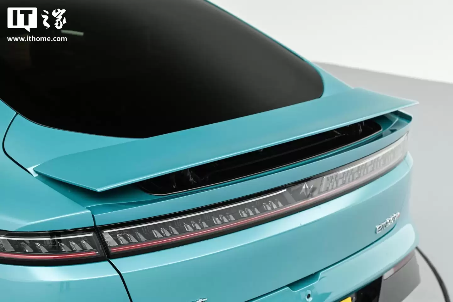 限时钜新价 13.99 万元起、标配激光雷达，东风弈派 eπ007+ 上市