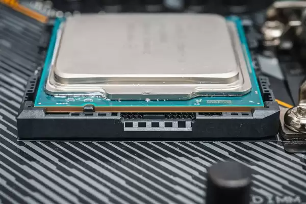 荷兰有让步迹象:全球车企已收到首批中国安世芯片