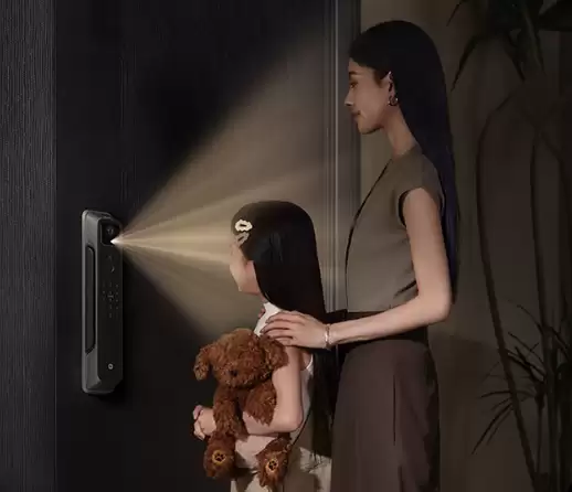 不到三月 2499 → 1388 元腰斩:小米智能门锁 4 Pro 新低,隔空刷掌秒开锁