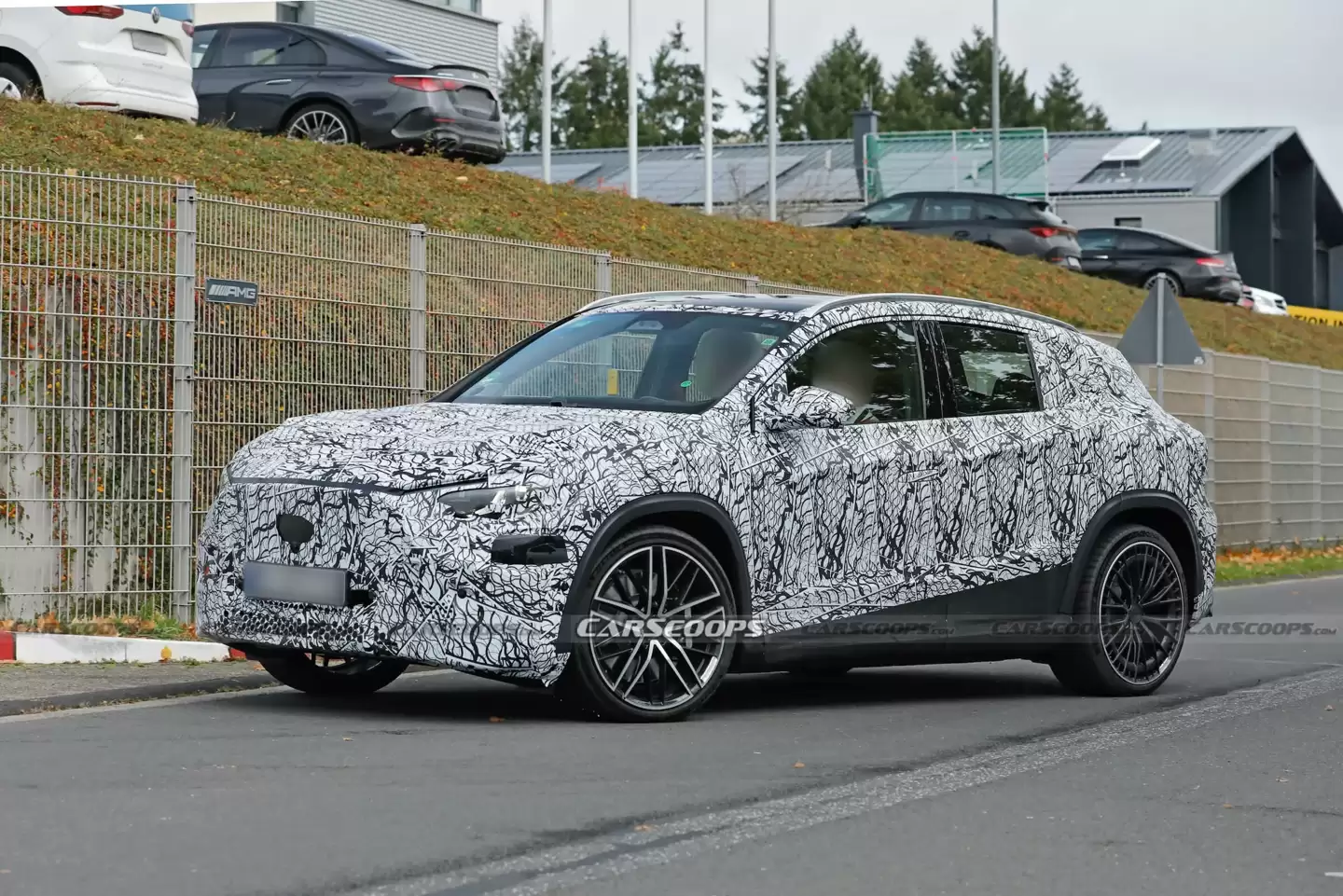 AMG 纯电“小钢炮”新车 GLA EQ 谍照曝光：消息称超 500 马力，还有漂移模式