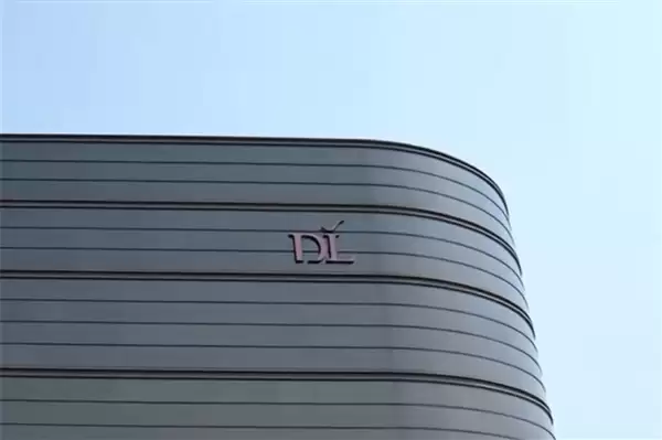 胖东来找翻译：年薪不低于50万元 带薪年假至少60天