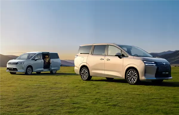 最亲民的“GL8” 五菱星辰730上市:7.1万起