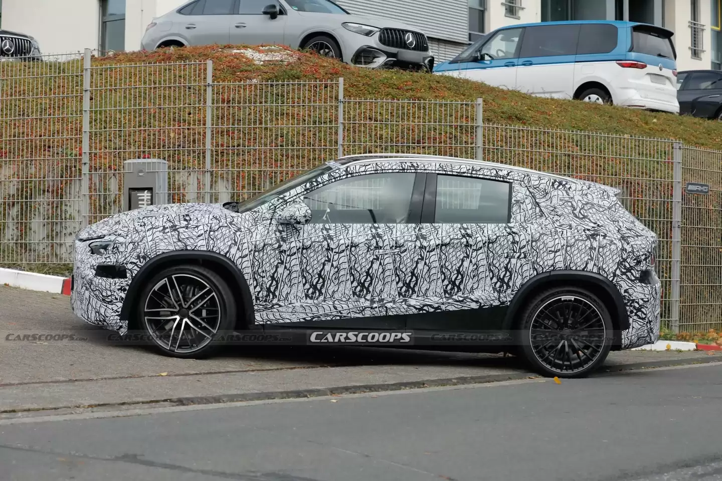 AMG 纯电“小钢炮”新车 GLA EQ 谍照曝光：消息称超 500 马力，还有漂移模式