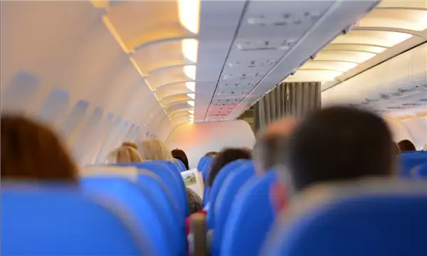 孕妇超月龄登机拒不离机致航班延误1小时 西藏航空回应