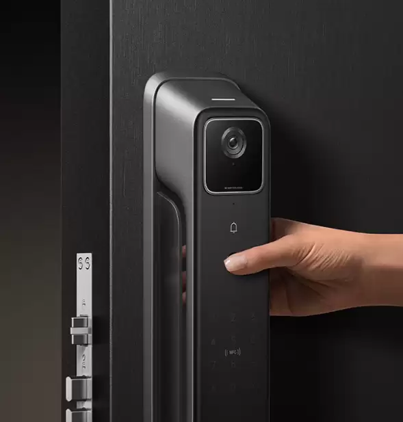 不到三月 2499 → 1388 元腰斩:小米智能门锁 4 Pro 新低,隔空刷掌秒开锁