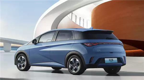 中国新能源汽⻋10⽉出⼝直接翻倍 比亚迪第⼀ 超2、3名之和