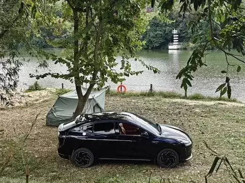 昊铂联名敦煌推出高颜值颈枕腰枕套装