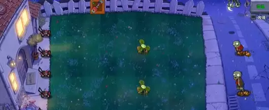 《植物大战僵尸杂交版》伪装的三叶草闪卡介绍