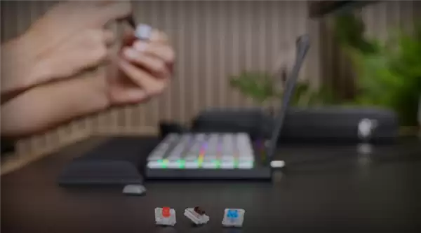 不叫笔记本电脑!新款智能键盘用上AMD/Intel CPU