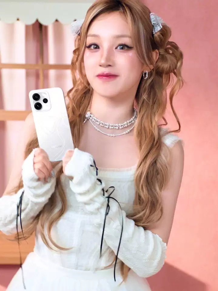 可将多张 Live Photo 拼接,OPPO Reno 15 系列手机行业首发“出圈实况拼图”功能