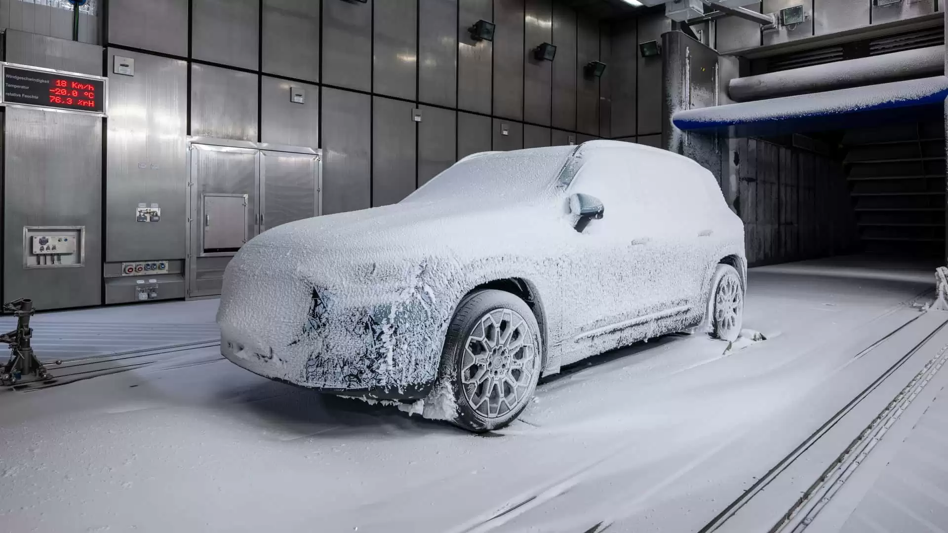 梅赛德斯-奔驰公布全新一代 GLB 内饰：七座、三联屏，星空顶吸睛