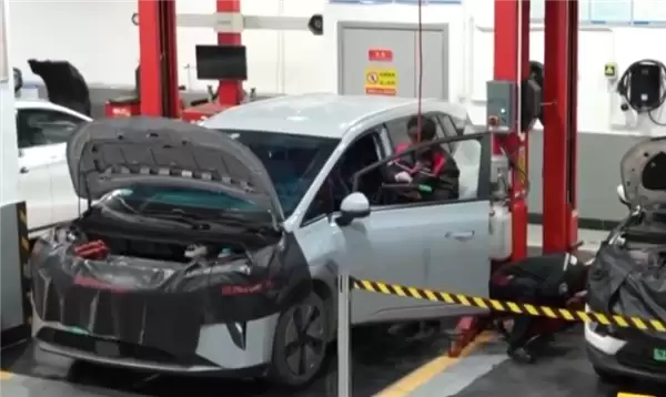 车主修车不花钱反赚2000 结果没想到被维修店坑了:全是副厂件