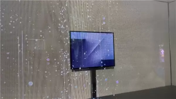 三星打造!安卓首款三折叠屏12月登场:对标华为