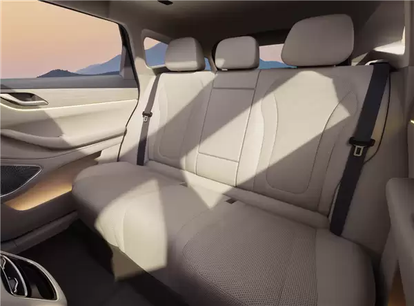 标配32度大电池 纯电续航210km！奇瑞星途ET5增程预售：15.99万起