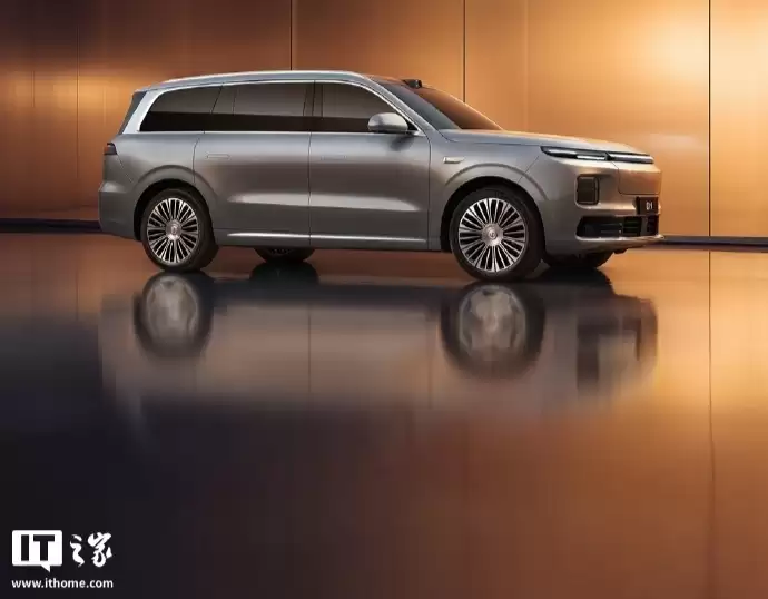 零跑 D19 前备厢规格曝光:内置 220V 电源、排水通道,L 型立体布局增大储物空间