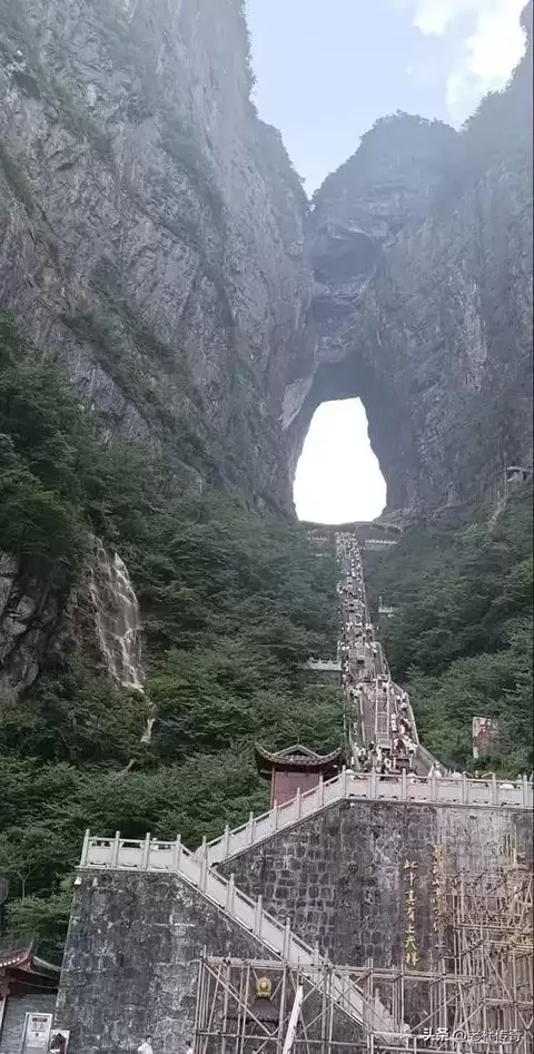 奇瑞风云X3L测试失控致张家界天门山事故