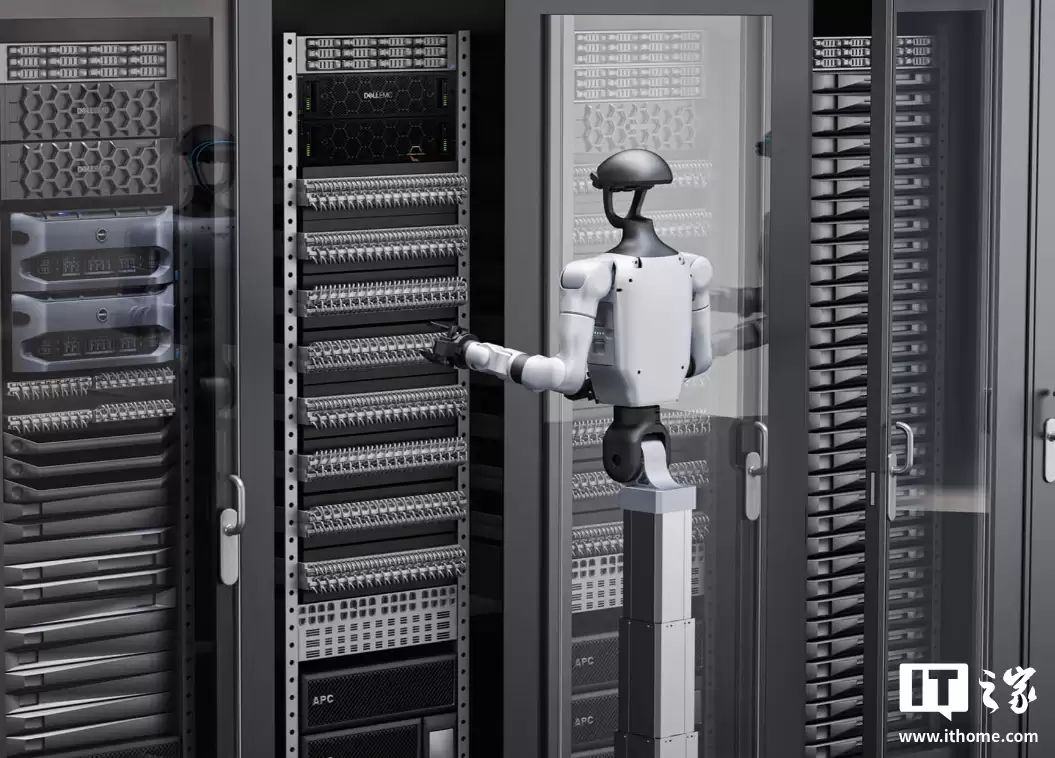 宇树科技推出首款轮式人形机器人 G1-D：手上装摄像头，可选配移动地盘