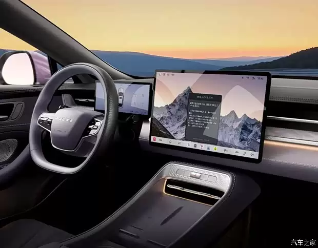 荣威M7 DMH搭载豆包AI座舱亮相广州车展