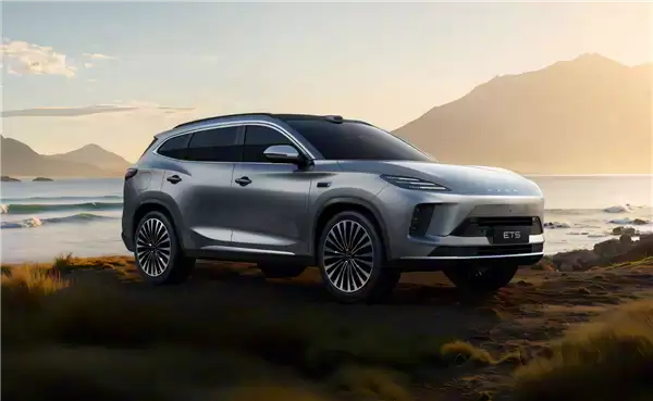 标配32度大电池 纯电续航210km！奇瑞星途ET5增程预售：15.99万起