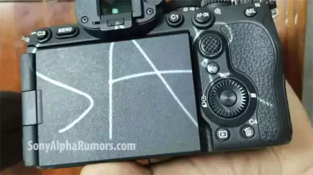 索尼A7V确认将于12月初发布 与α7IV背面对比图曝光