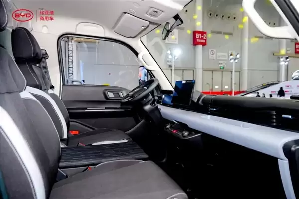9.58万 比亚​迪纯电轻卡T4发布：一度电能跑5.5公里