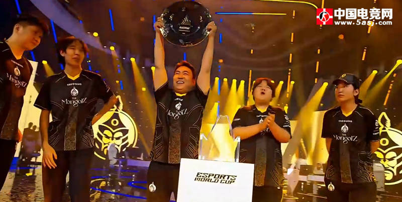 CS电竞世界杯总决赛:蒙古铁骑The MongolZ战队夺冠,Techno荣膺EWC 2025 MVP! CS电竞世界杯总决赛:蒙古铁骑The MongolZ战队夺冠,Techno荣膺EWC 2025 MVP!