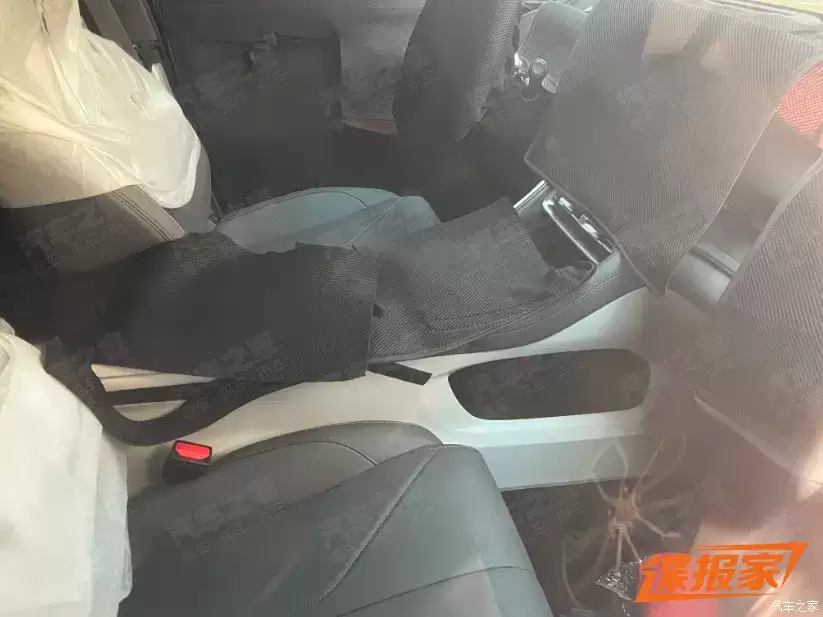 吉利银河A7纯电动版谍照曝光，混动版8.16万元起