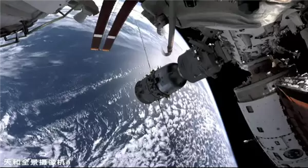 神舟二十号航天员乘组今日返回地球:曾遭空间微小碎片撞击