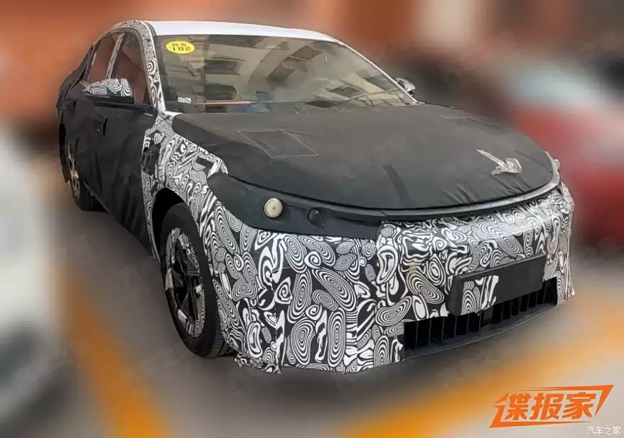 吉利银河A7纯电动版谍照曝光，混动版8.16万元起