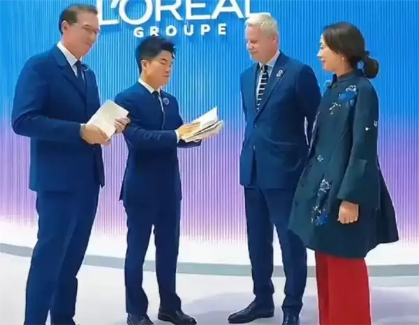 疯狂英语李阳回应批评董宇辉英语差：你太重要了 别卖货了回归教育