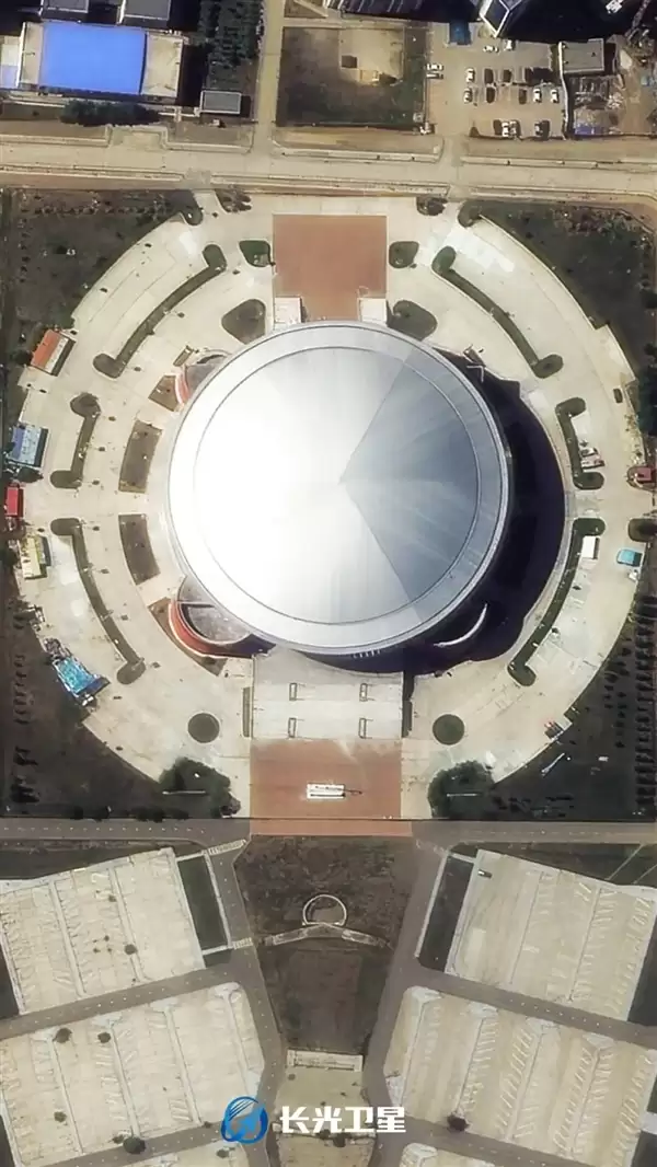 卫星图看蒙古国首都乌兰巴托:严重割裂、南北完全两个世界