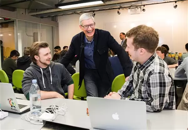 库克明年将退休:苹果正为此做准备 继任者浮出水面